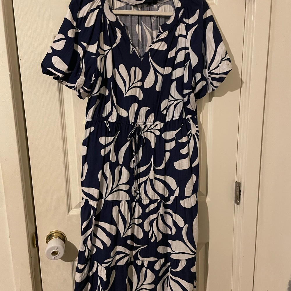Mlle Gabrielle Navy and White Leaf Print Maxi Dress - Large
